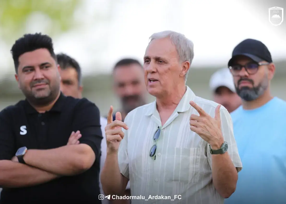 بابایی: امسال به فکر رتبه تک‌رقمی هستیم/ حضور پیشکسوت فوتبال در تمرین چادرملو