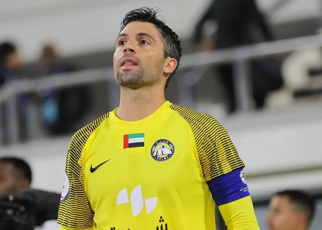 هافبک ایتالیایی جایگزین علی کریمی/ شاگرد فرهاد مجیدی را به استقلال بیاورید!