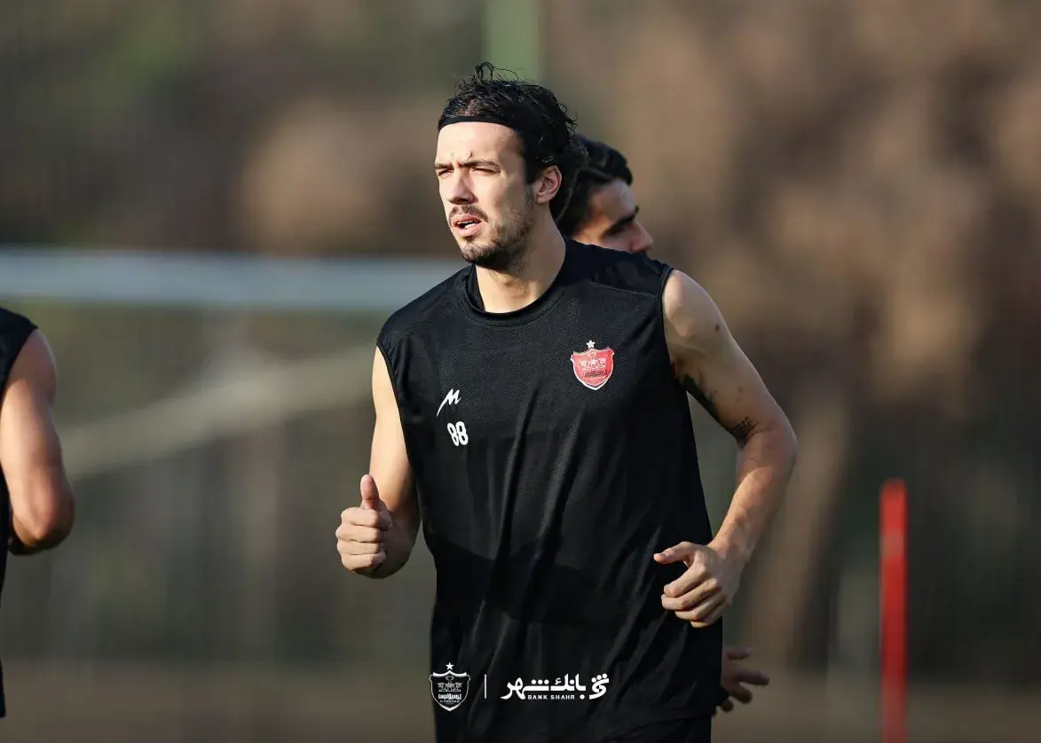 پیراهن معروف پرسپولیس هم فروش رفت