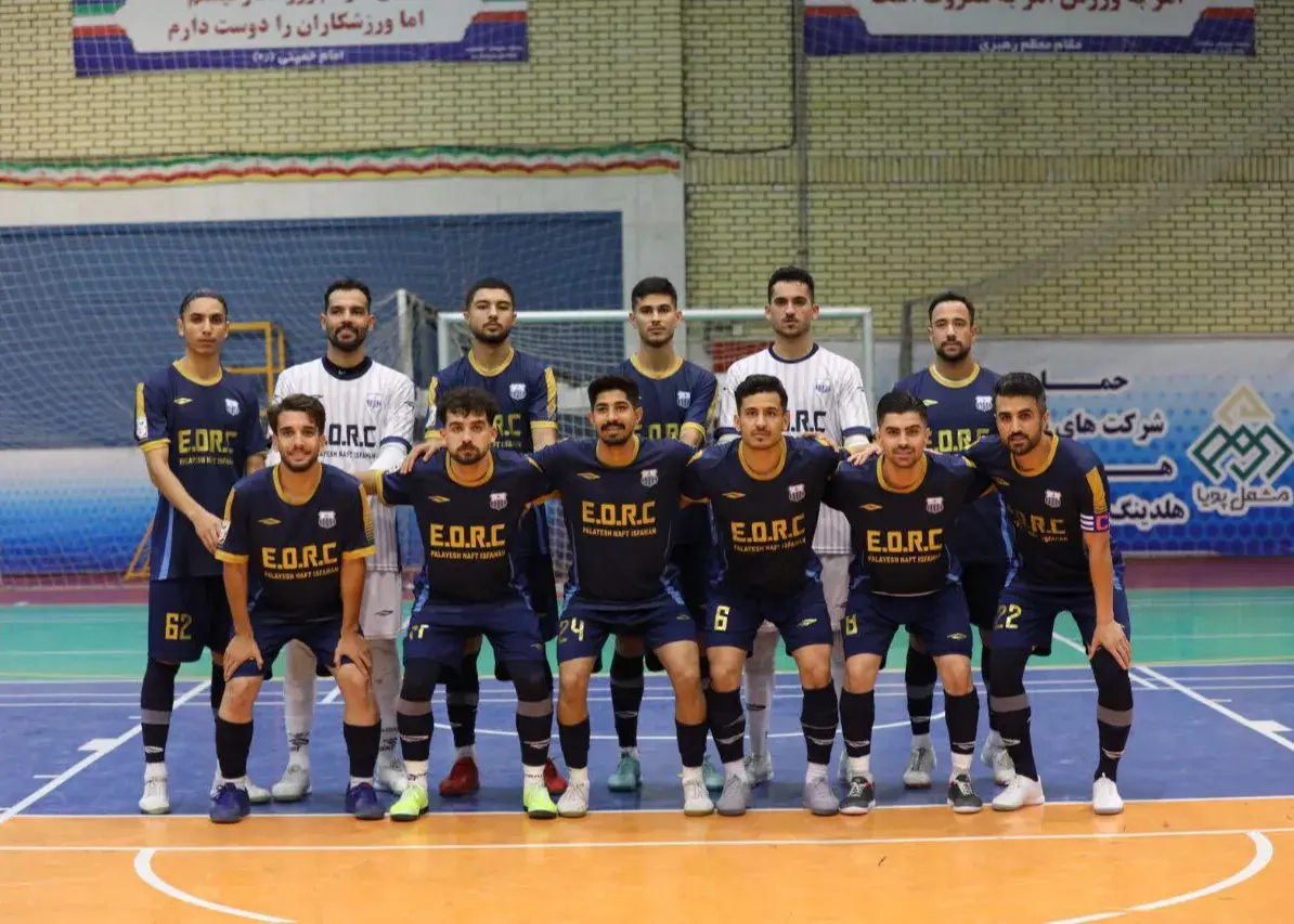 دردسر بزرگ بالانشین‌ها_ پالایش نفت اصفهان؛/ تیمی که قرار بود سقوط کند، شگفتی‌ساز شده است