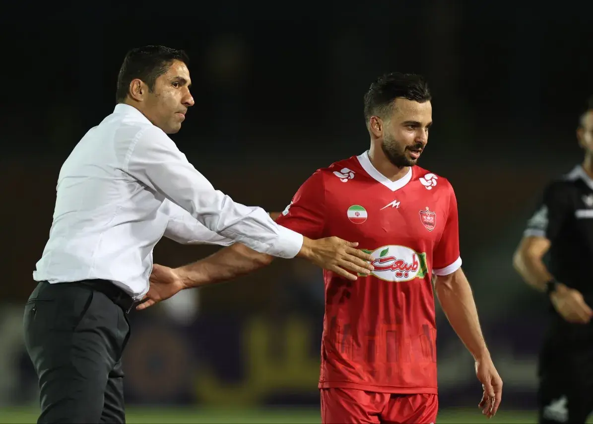 فجر سند رو کرد: پرسپولیس 10 نفره نشد!