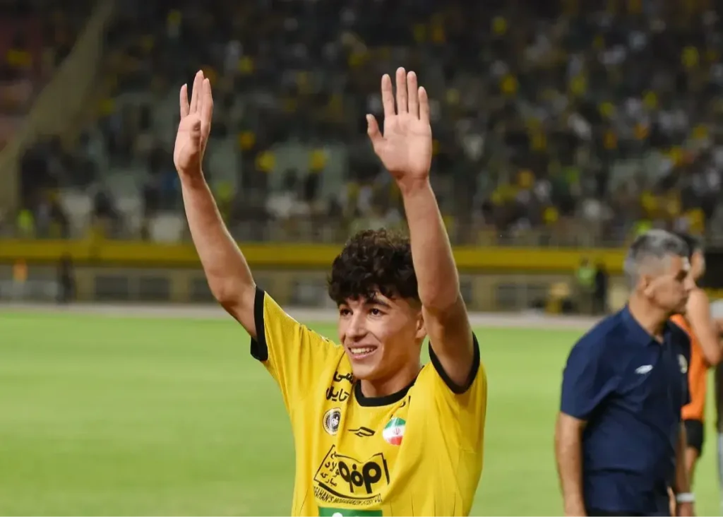 چشم امید سپاهان به جوان 18 ساله!