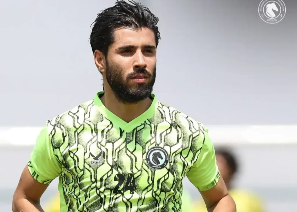 فراز امامعلی، 16 سال با پیراهن پیکان/ بازیکنی که رکورد وفاداری را می‌شکند!(عکس)