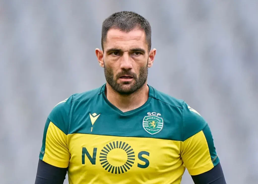 دروازه‌بان جدید استقلال آماده سفر به تهران