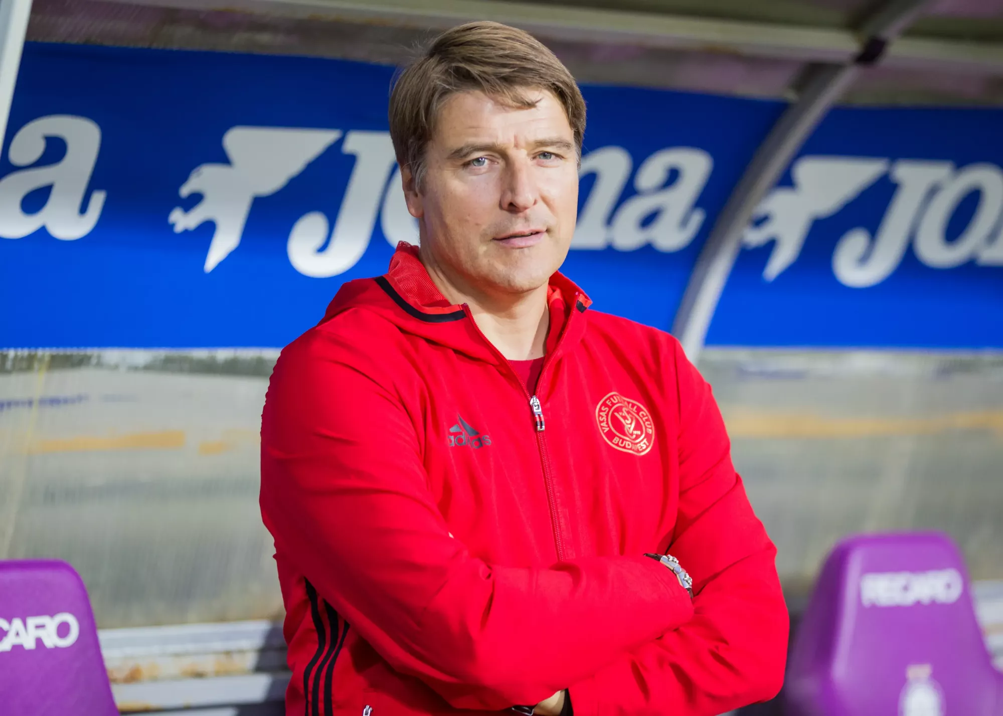 مربی آلمانی پرسپولیس در مسیر ایران (عکس)