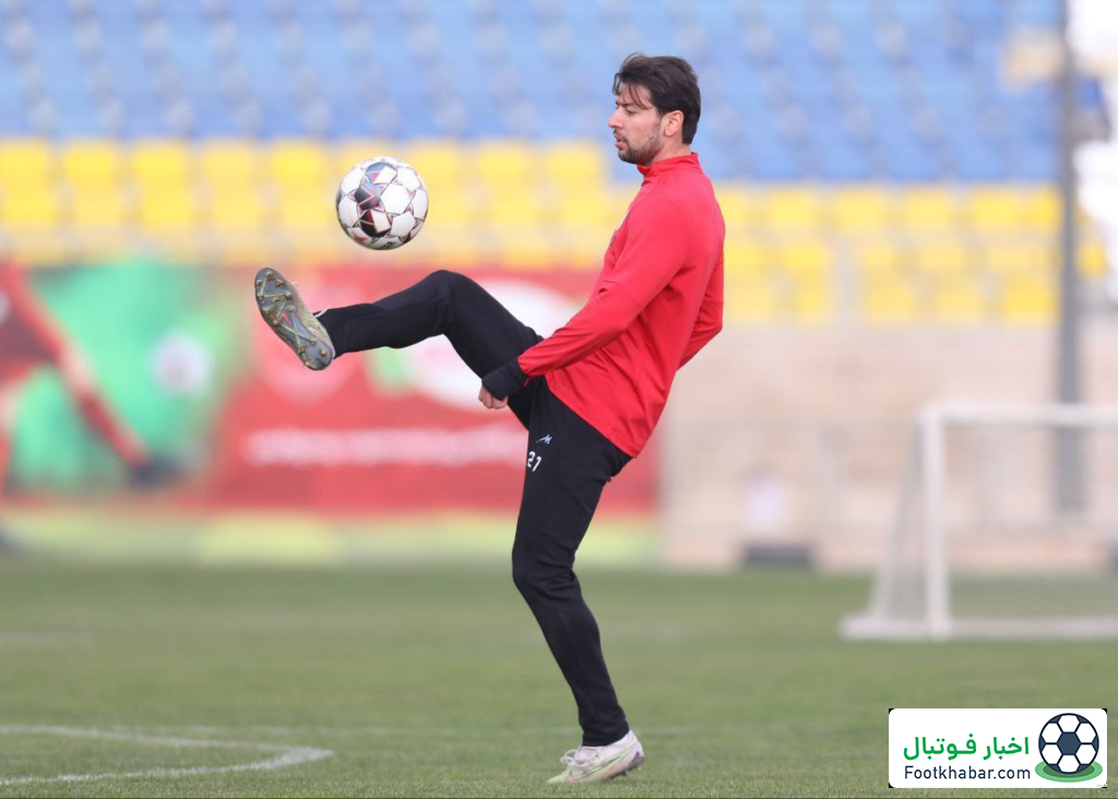 لاستیک ماشین مهری جلوی باشگاه پنچر شد!