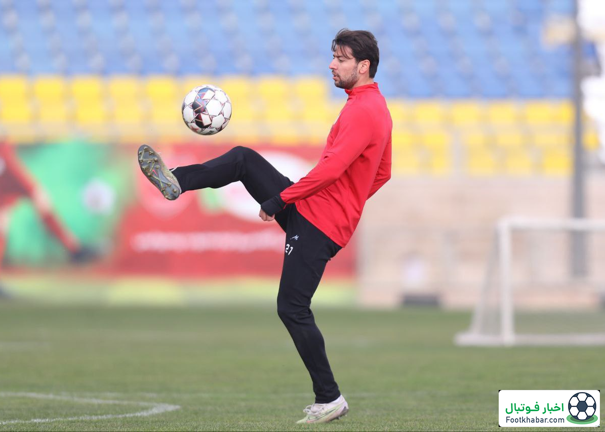 لاستیک ماشین مهری جلوی باشگاه پنچر شد!