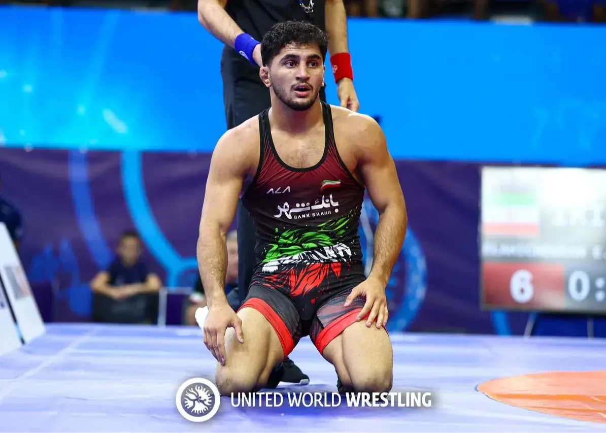 جوان های کشتی آزاد از رقبا عقب افتادند/ یک نقره و یک برنز، بدون طلا در چهار‌ وزن اول!