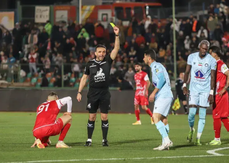 داوری ایران باید به سطح جهانی برگردد؛/ درخواست داور بازی پرسپولیس: کمتر اعتراض کنید