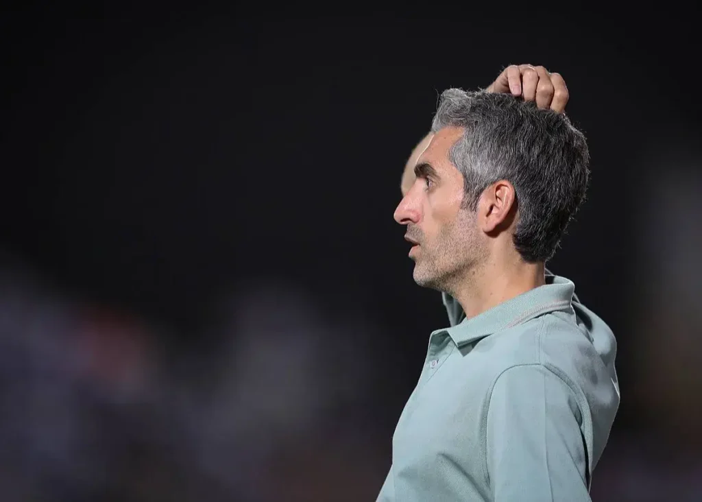 سرمربی سابق استقلال دوباره تماشاگر خودروسازان/ مجتبی جباری طرفدار پیکان شد!(عکس)