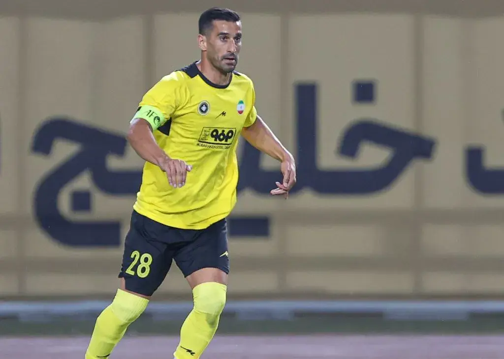 کاپیتان‌هایی که پشت سر احسان وارد می‌شوند:/ انتقال بازوبند در سپاهان بدون حواشی جانبی!