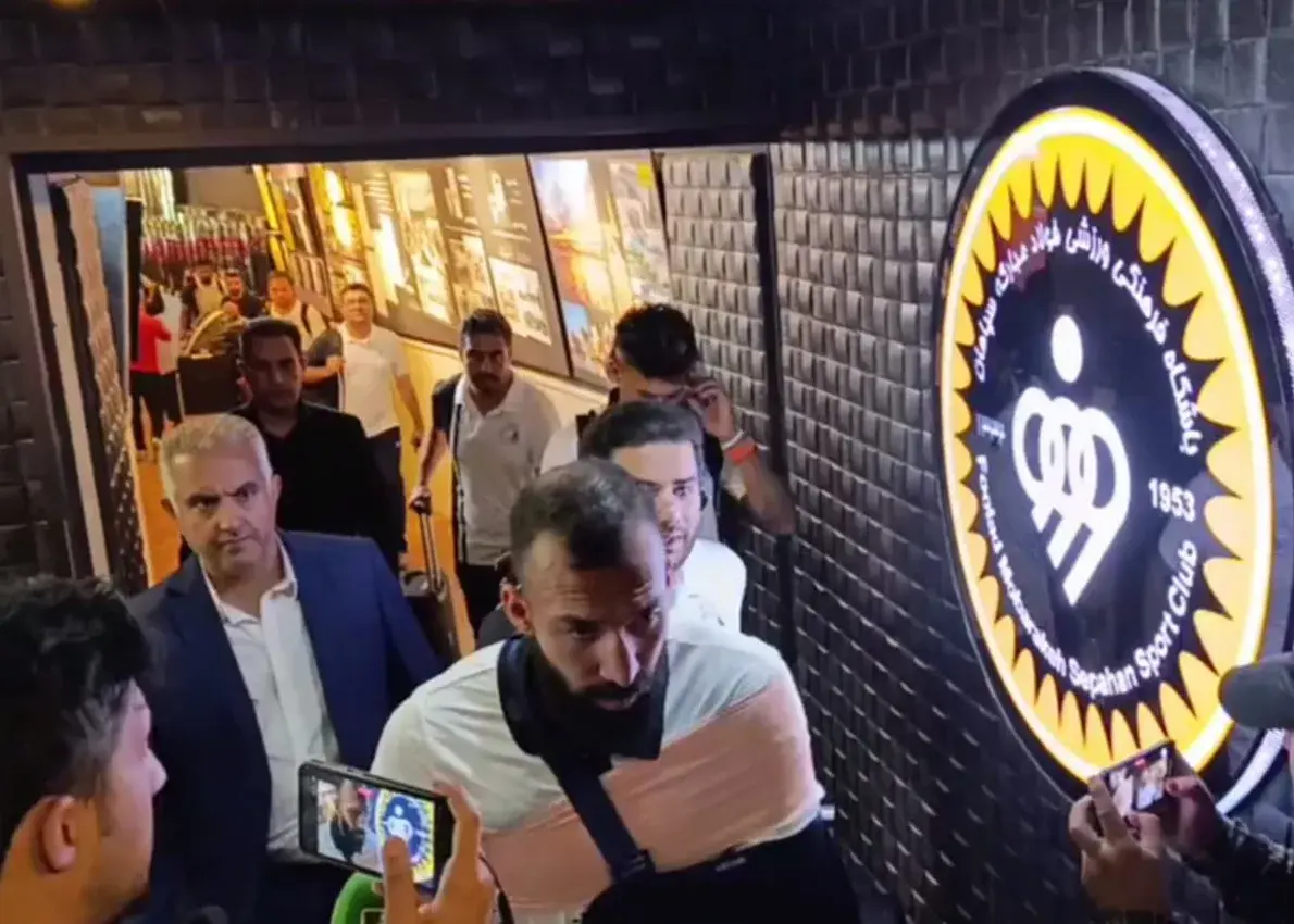 چشمی با بانداژ و آتل از نقش جهان رفت؛/ صحنه دردناک جدید برای استقلال و کاپیتان (عکس)