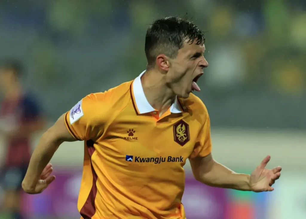 یاسر آسانی ستون اصلی تیم جونگ‌هیو بود/ استقلال ضربه بزرگی به گوانگجو زد!