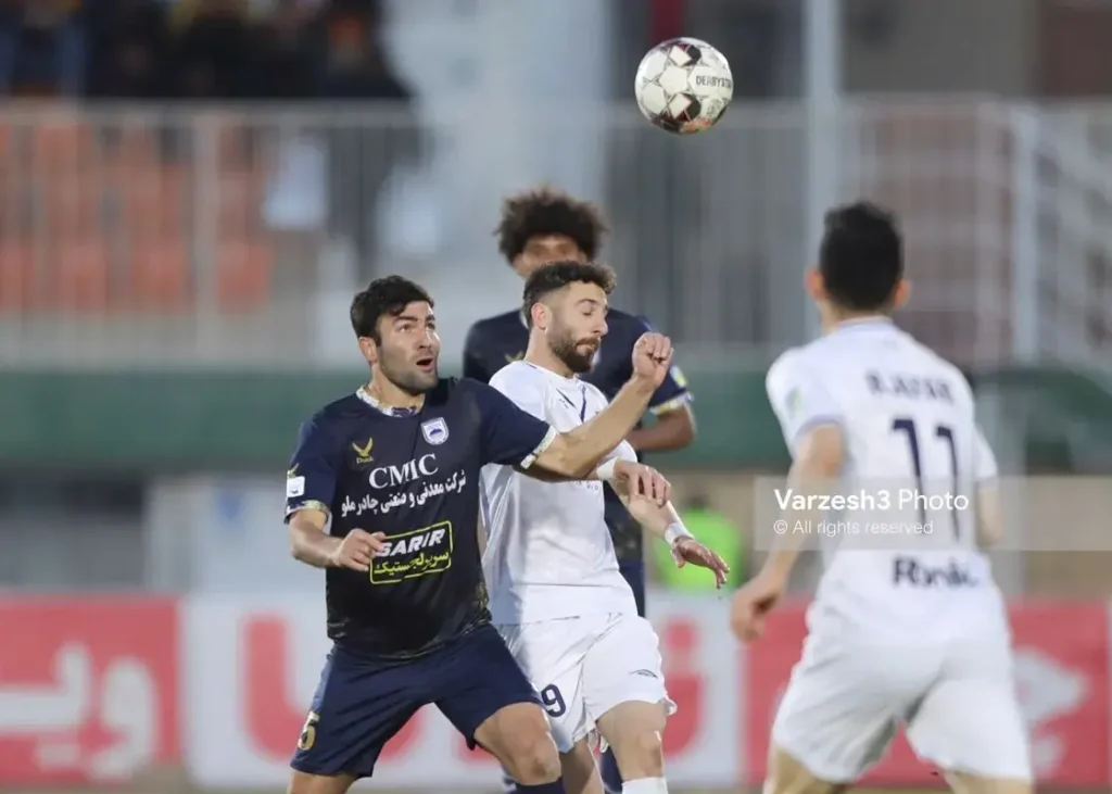 صادقیان: اخباری یکی از بهترین مربیان لیگ است/ خالق خطای والورده در ایران: ریسک نکردم و زدم!