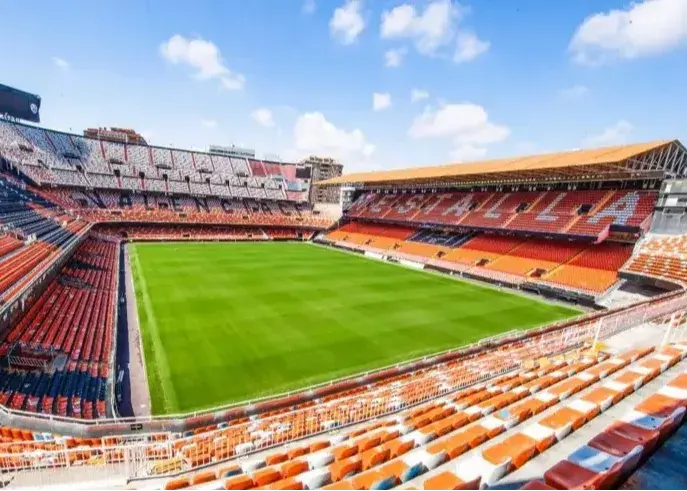 برای تضمین بهداشت در سکوها/ والنسیا خوردن تخمه در مستایا را ممنوع کرد