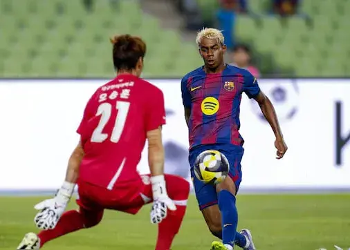 سکوهای خالی و خدمات ضعیف/ میزبانی ضعیف از بارسا: برد بدون خوشحالی!