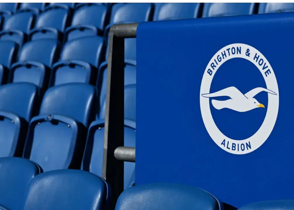 شروع تلخ: مرگ هوادار برایتون در ورزشگاه