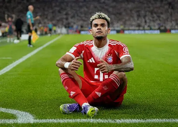 ضربه سر دیدنی لوئیس دیاز و شادی به یاد ژوتا/ بوئنوس دیاز! شروع رویایی ستاره جدید بایرن