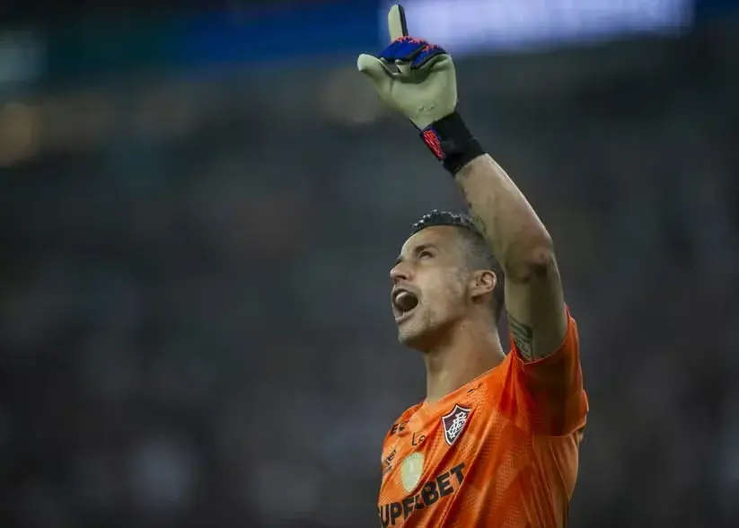 عبور فابیو از شیلتون/ رکورد بیشترین تعداد بازی در تاریخ فوتبال شکست