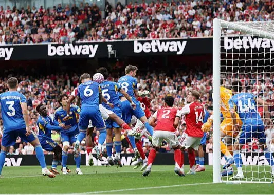 فقط با یک سلاح می‌شود قهرمان شد؟/ تکرار عادت آرسنال: باز کردن قفل گلزنی با کلید کرنر!‏