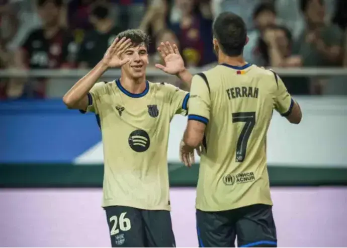 فلیک شیفته الماس جدید لاماسیا شد