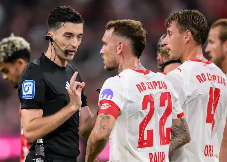 لایپزیش به بازی با بایرن اعتراض می‌کند؟/ فدراسیون فوتبال آلمان اشتباهاتش را پذیرفت!