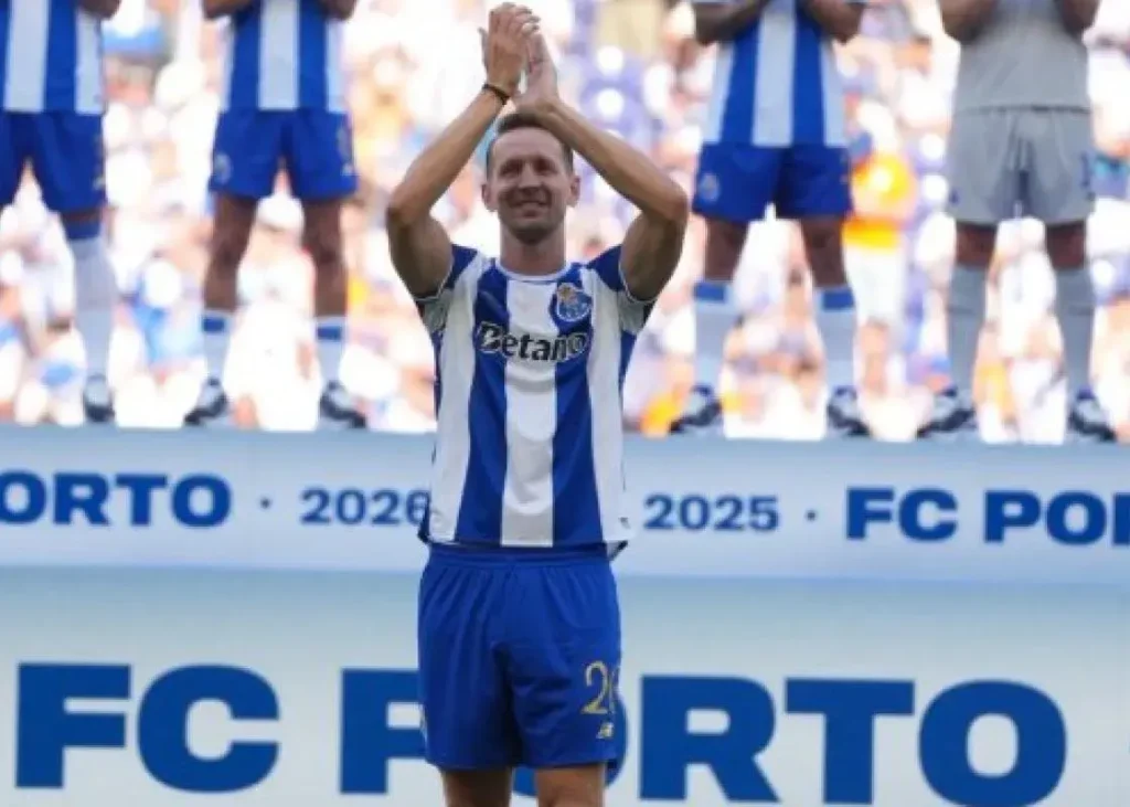 لوک دی‌یونگ بعد از انتقال به پورتو/ سری‌ترین انتقال تاریخ: مثل جیمز باند منتقل شدم!‏