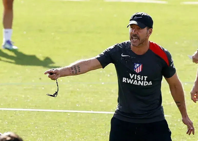 ما در زمین خودمان را نشان می‌دهیم/ سیمئونه رئال و بارسا را دعوت به مبارزه کرد