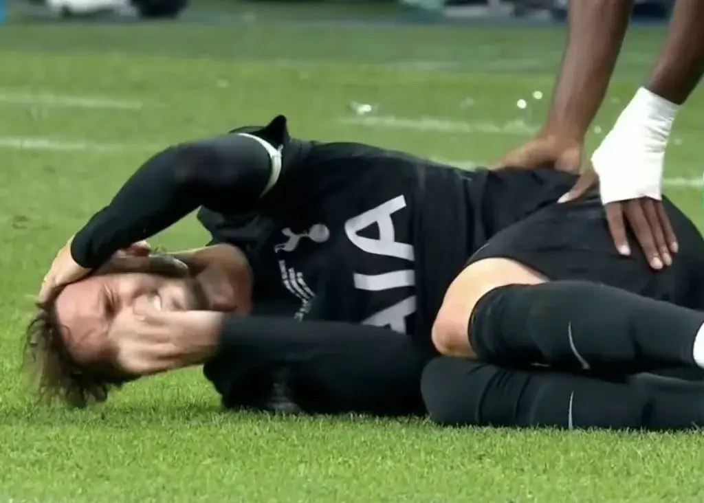 مصدومیت شدید مدیسون/  ستاره انگلیسی با عصا ورزشگاه را ترک کرد