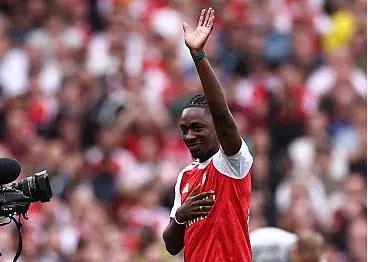 معارفه ازه پیش از برد بزرگ پنج گله/ سورپرایز آرسنال: معرفی شماره 10 جدید در امارات