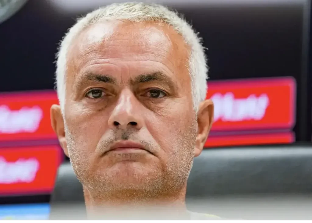 یک پیشنهاد لیگ برتری به مورینیو رسید