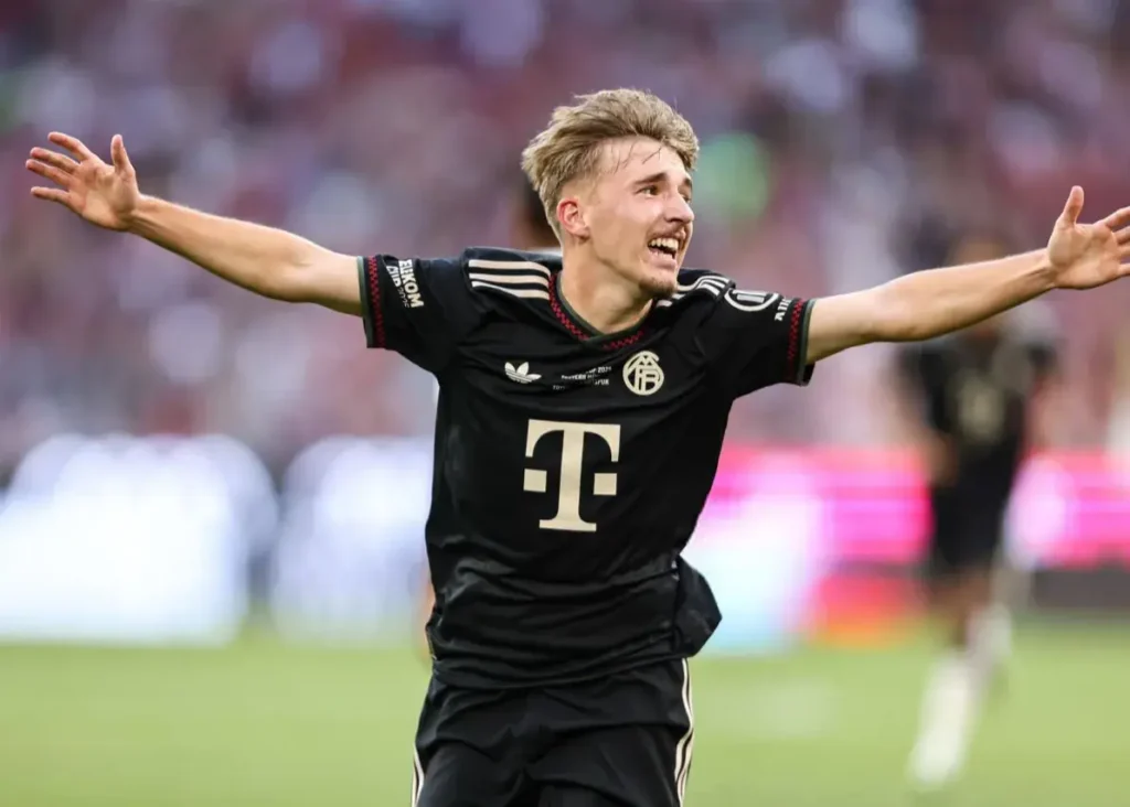 نوجوانی که در بایران آتش به‌پا کرد/ جانشین موسیالا، هفده ساله – گمنام و گلزن!