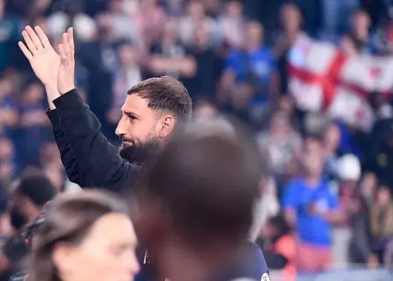 نگذاشتند آنطور که می‌خواست برای آخرین بار بازی کند/ اشک‌های دوناروما: وداع با پاریس، سلام به منچستر