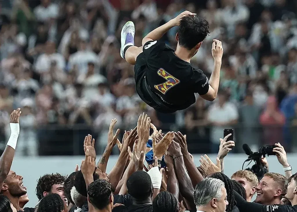 وداع به‌یادماندنی سون مقابل هزاران دلباخته‌اش/ اشکهای بی‌پایان بهترین بازیکن تاریخ فوتبال آسیا