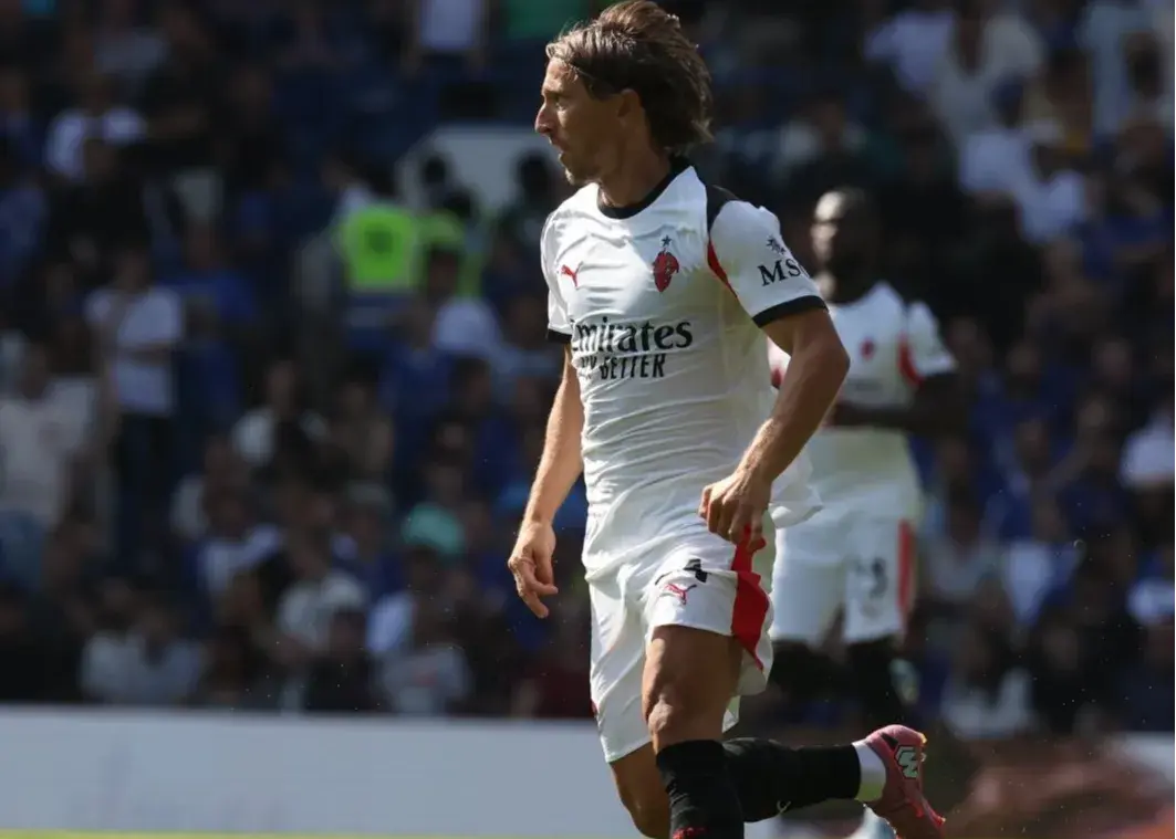 پایان انتظارها/ اولین بازی مودریچ با پیراهن میلان (عکس)