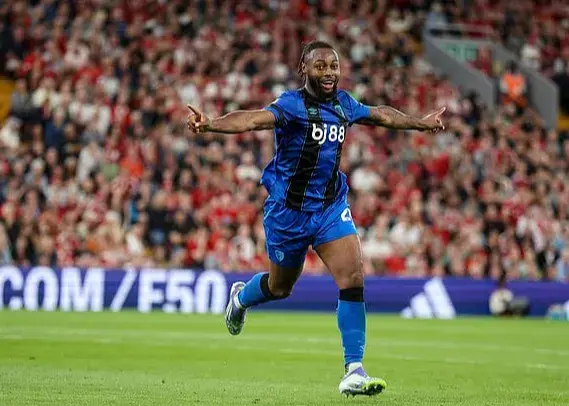 پلیس به اتفاق جنجالی آنفیلد ورود کرد!