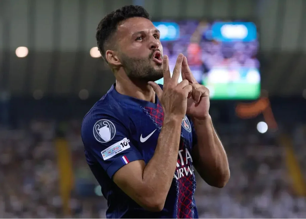 گونسالو راموس از شادی روی ابرهاست/ ستاره سوپرجام: پاریسی هستم و جایی نمی‌روم