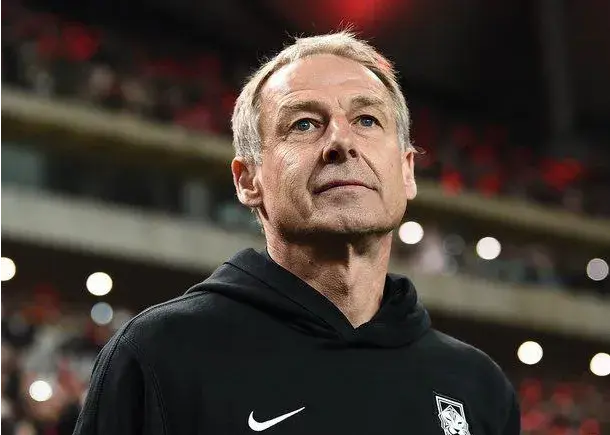 یورگن کلینزمن در آستانه بازگشت به فوتبال آسیا