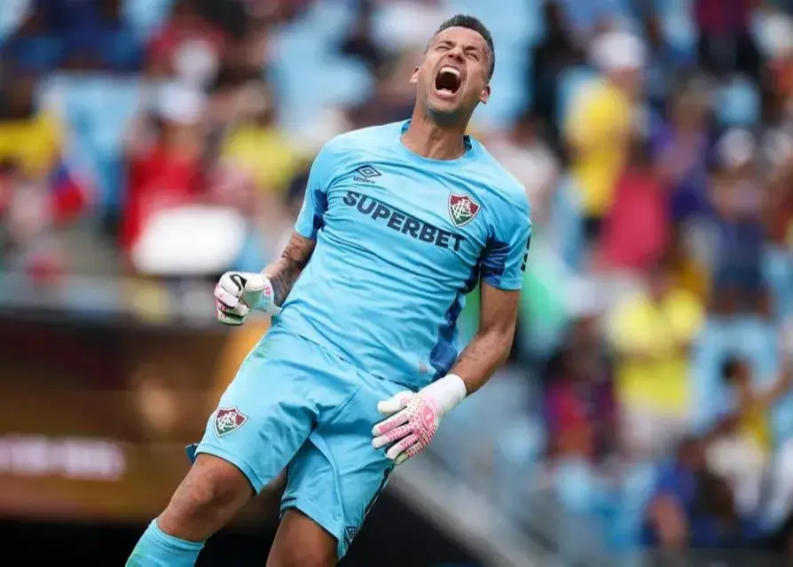 یک حد نصاب عظیم در فوتبال تغییر می‌کند/ فابیو رکورددار بیشترین بازی فوتبال شد