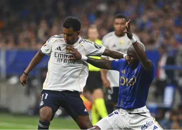 اعتراض شدید ستاره رئال پس از تعویض (عکس)