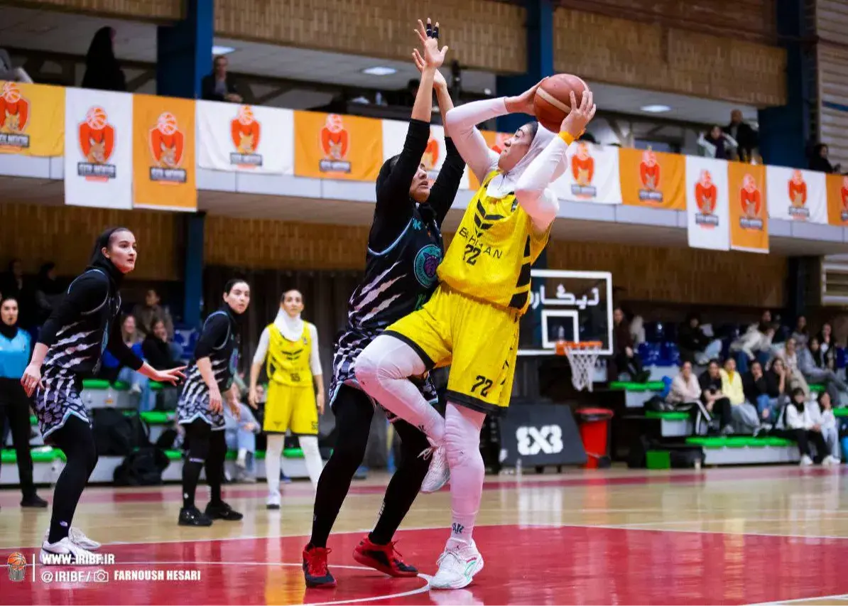 برد گاز، سحر و استقلال در لیگ بسکتبال بانوان