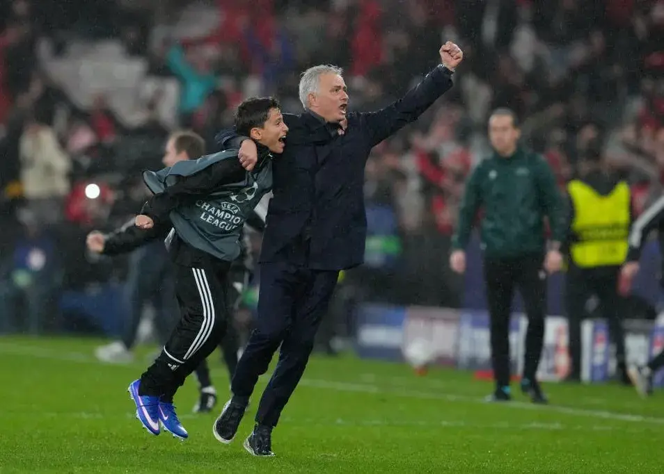 شادی از ته دل آقای خاص بعد از گل تاریخی دقیقه 98 بنفیکا/ جنون مورینیو: رئال را برد و 20 سال جوان شد!