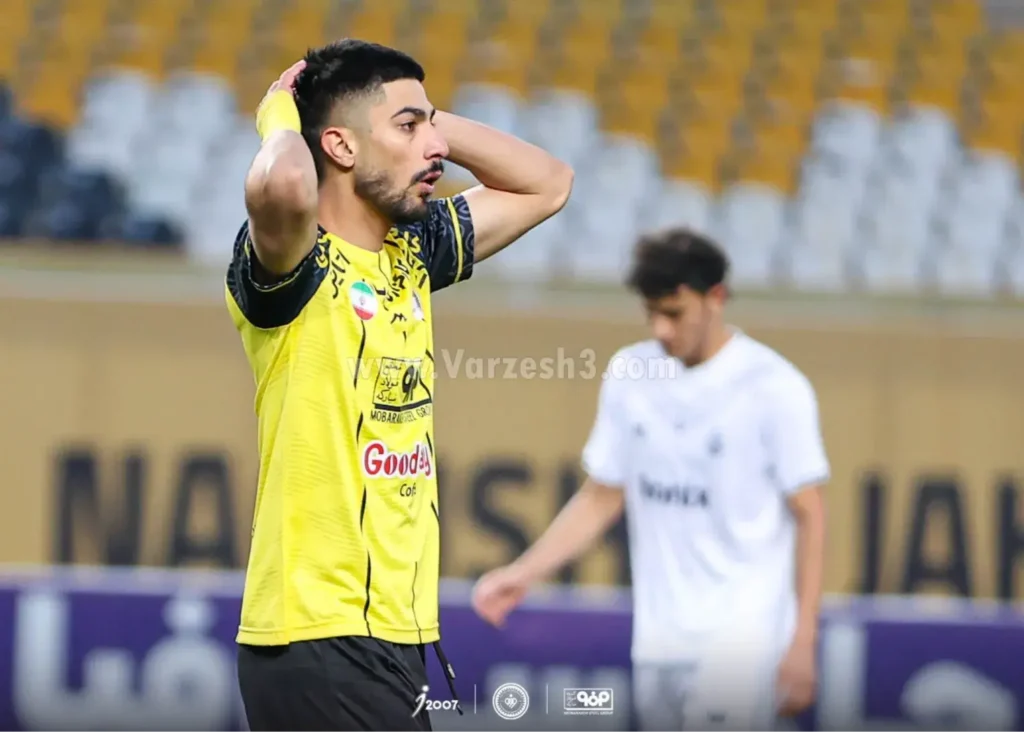 لیموچی منتظر بازی و گل ماند!