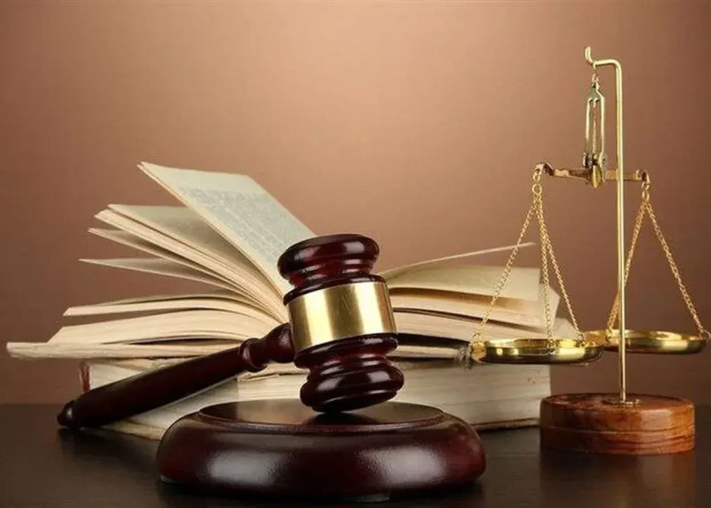 ابلاغ انضباطی برای یک سرمربی و بازیکن