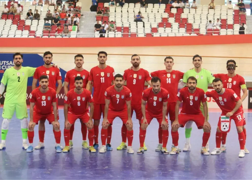 ملی‌پوشان فوتسال در یک چهارم نهایی؛/ صعود ایران به دور حذفی با حفظ شمایل قهرمانی