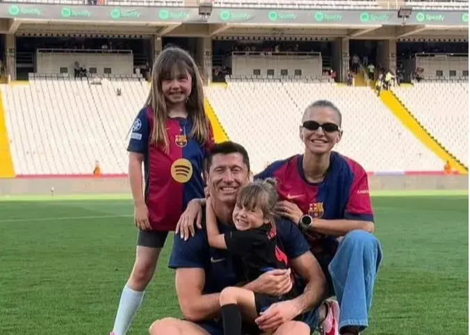 همسر لواندوفسکی تایید کرد: خداحافظ بارسا