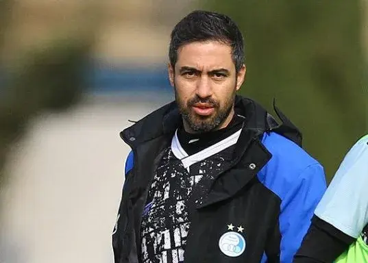 روی سایت باشگاه بزنید من سرمربی شدم!/ پشت پرده قهر جنجالی خسرو از تمرین استقلال