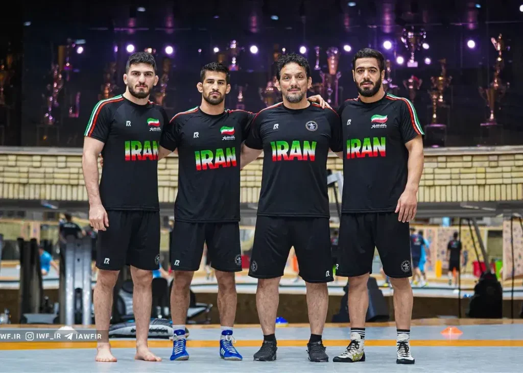 تیم چهار نفره کشتی آزاد راهی تیرانا شد(عکس)