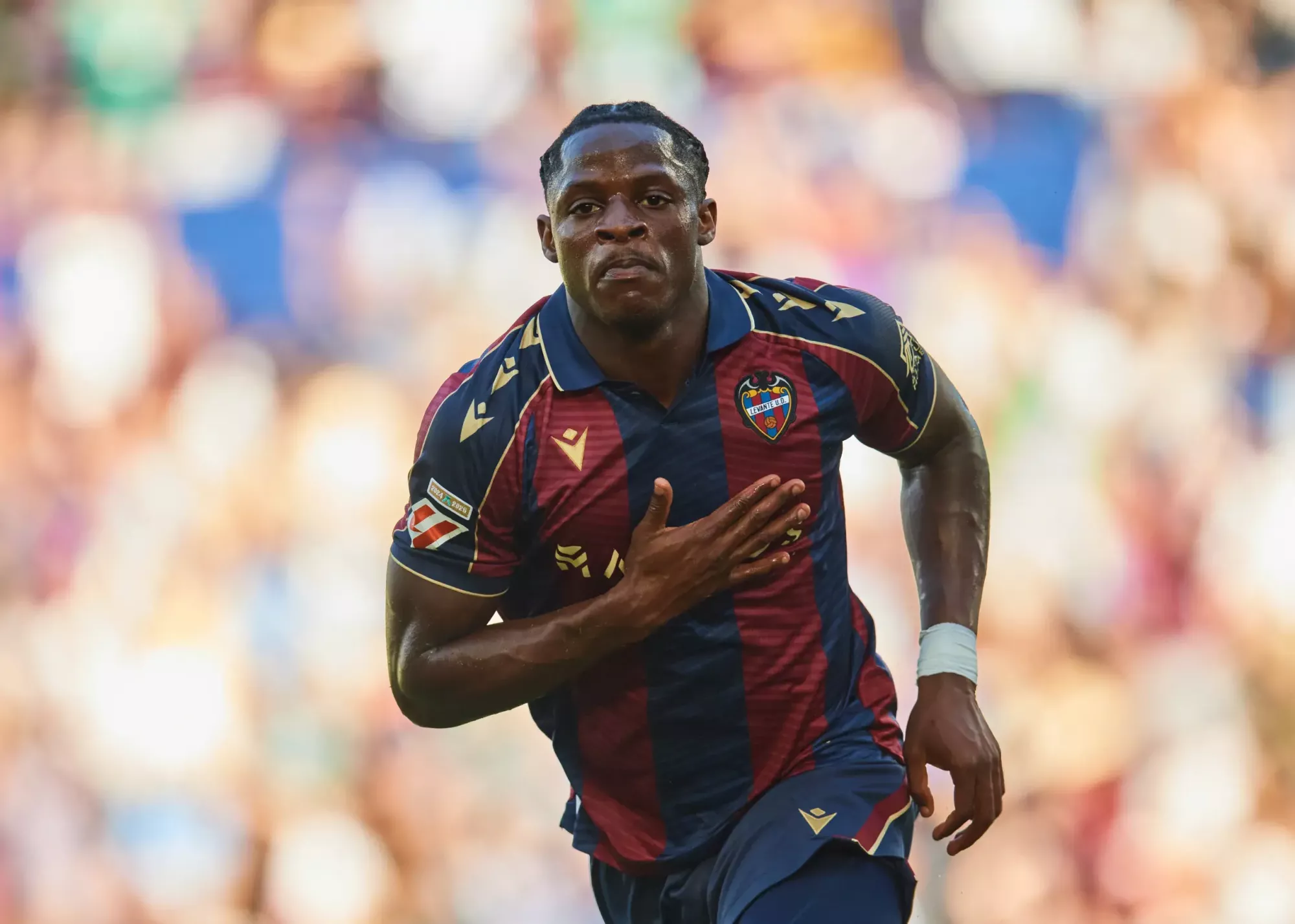 از عرش به فرش: مهاجم مدنظر بارسا تمام شد؟