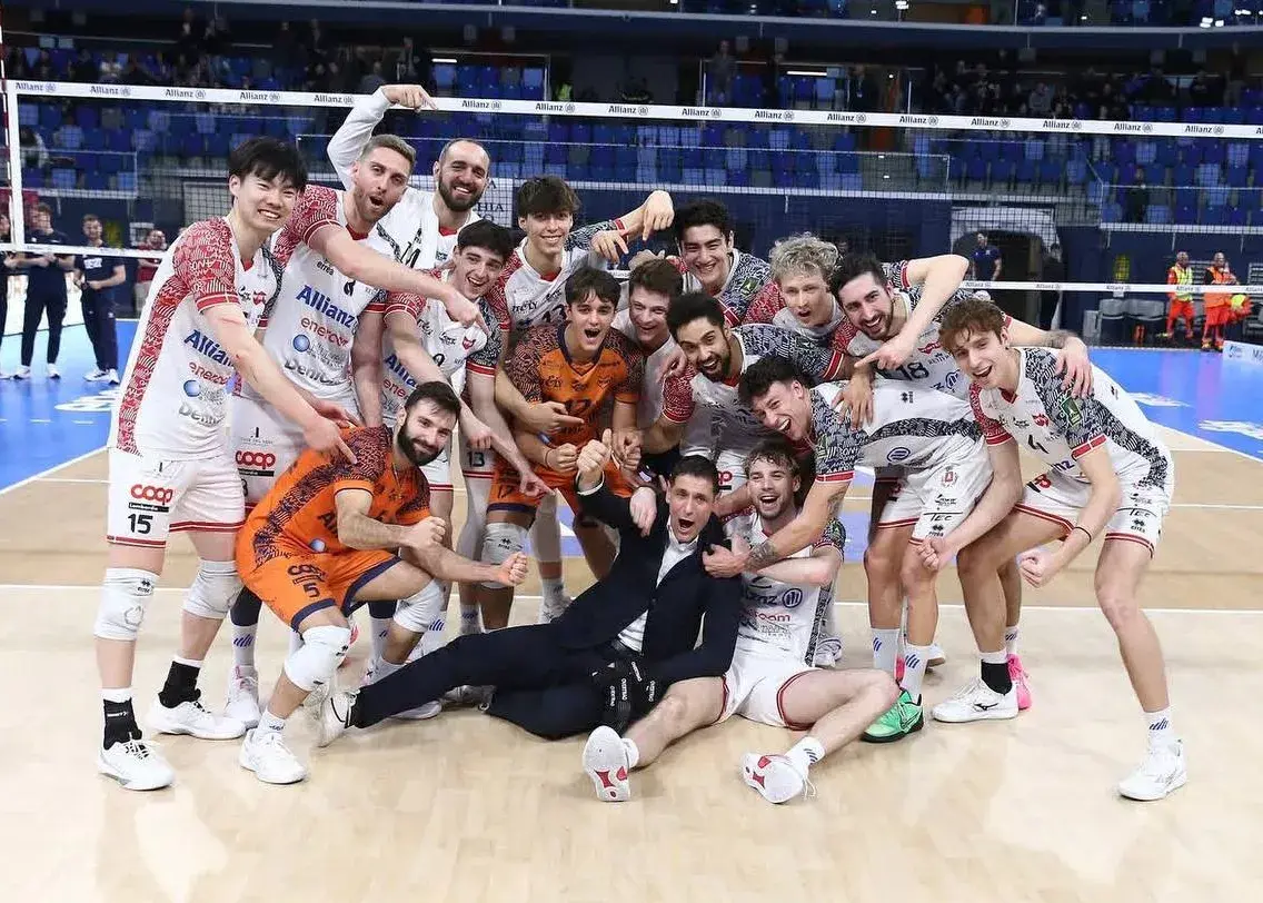 پیاتزا رقیب بیچاره را نابود کرد